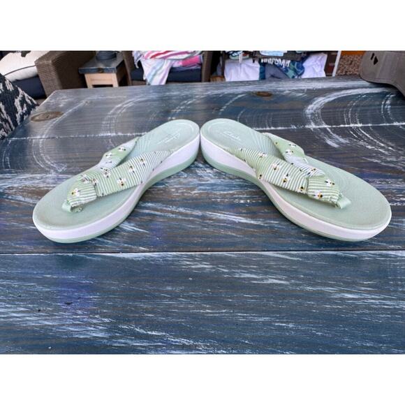 Bumble Bee Clarks Cloudsteppers Women's Sandals/Shoes size 10; Flip flops - Picture 6 of 8